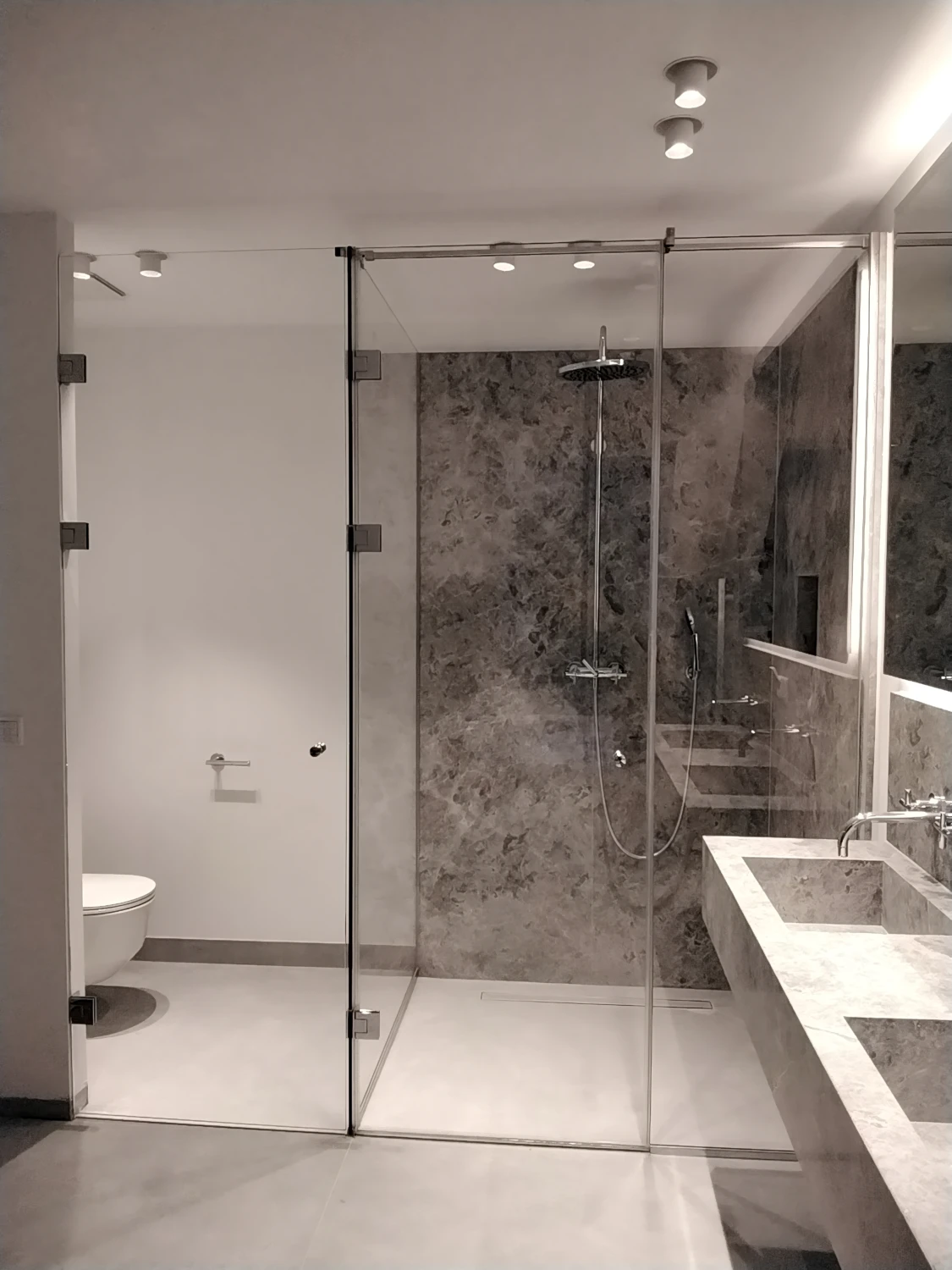 Ganzglasdusche Wehdorn – Michnig Meisterbetrieb Wien